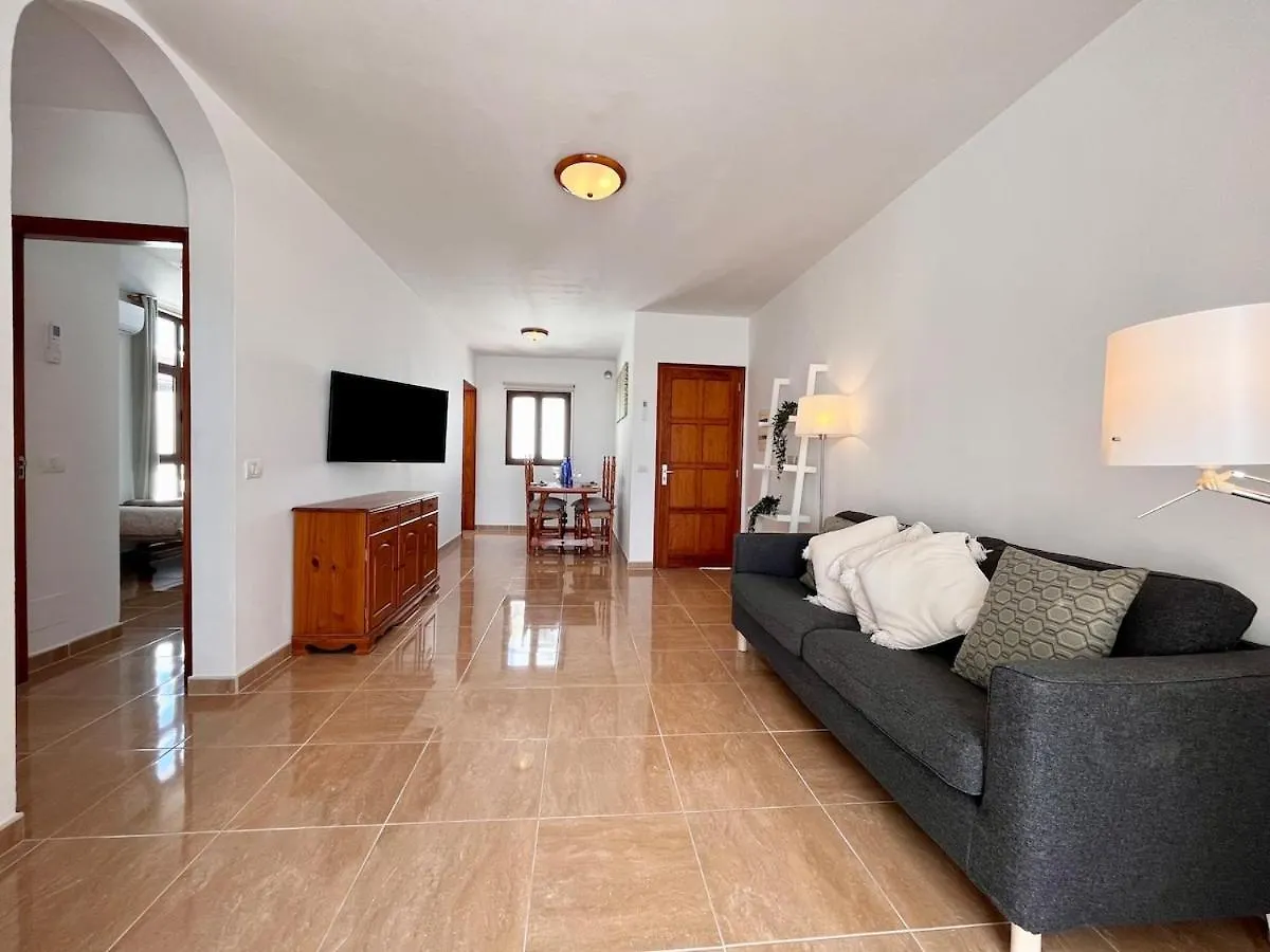 Casa Alpine - 2 Bedroom Apartment With Large Terrace Tias